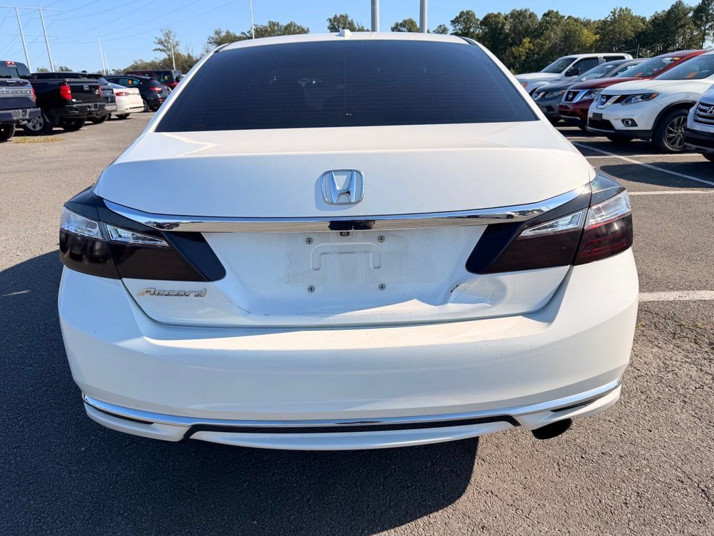 Used 2017 Honda Accord EX-L image 7