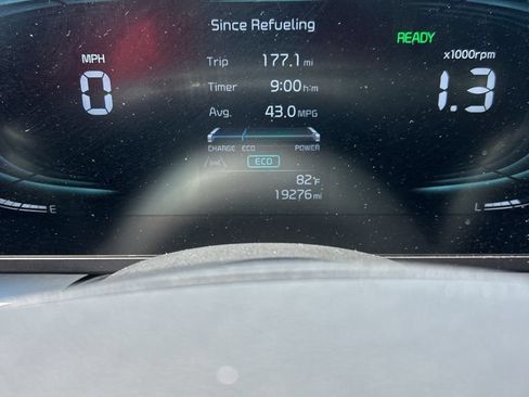 Used 2025 Kia Niro LX FWD image 9