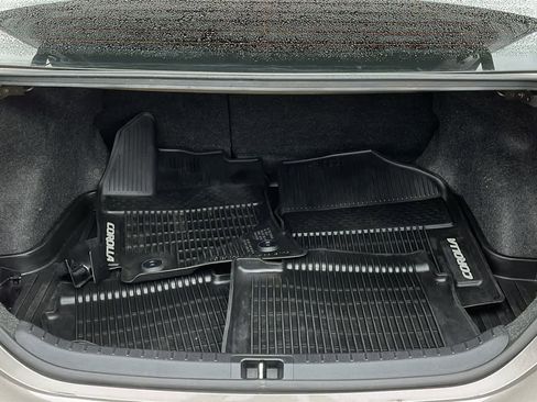 Used 2018 Toyota Corolla LE image 30