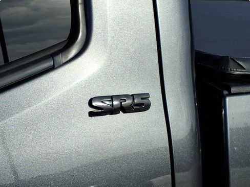 Used 2020 Toyota Tacoma SR5 image 9