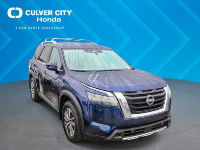 Used 2023 Nissan Pathfinder SL
