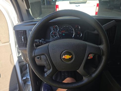 Used 2025 Chevrolet Express 2500 w/ Driver Convenience Package RWD image 7