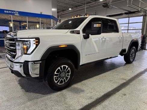 Used 2025 GMC Sierra 3500 SLE w/ SLE Value Package image 4