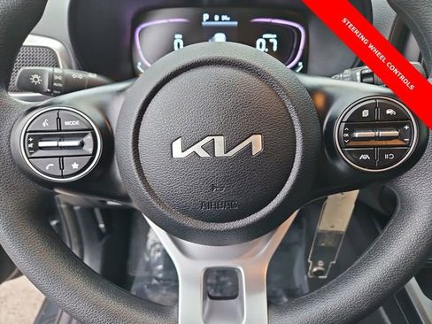 Used 2023 Kia Soul LX image 11