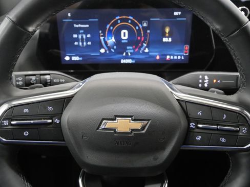 Used 2025 Chevrolet Equinox LT image 16