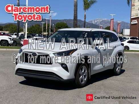 Used 2024 Toyota Highlander LE image 1