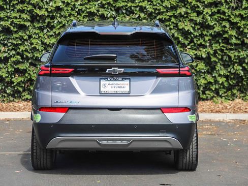 Used 2023 Chevrolet Bolt EUV LT w/ Comfort Package FWD image 7