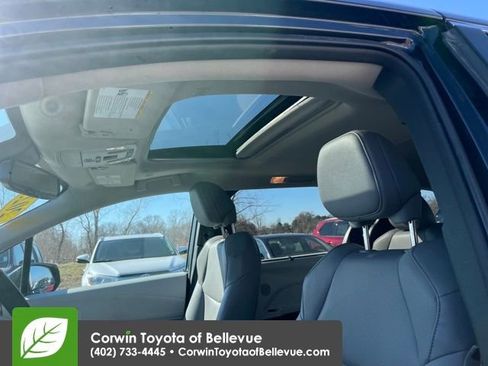 Used 2025 Toyota Sienna XLE image 25
