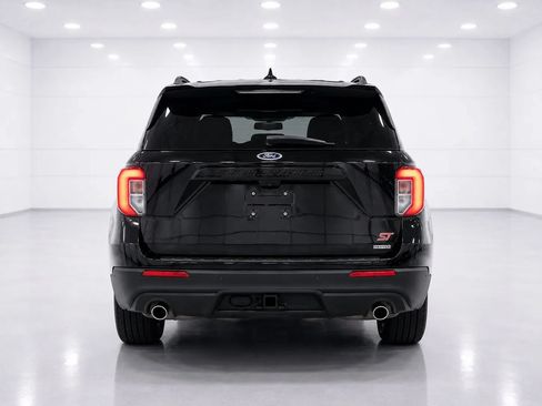 Used 2023 Ford Explorer ST-Line w/ Class IV Trailer Tow Package AWD/4WD image 4