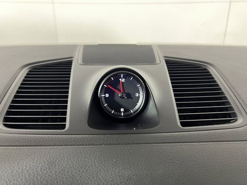 Certified 2022 Porsche Cayenne Platinum Edition w/ Premium Package Plus image 32