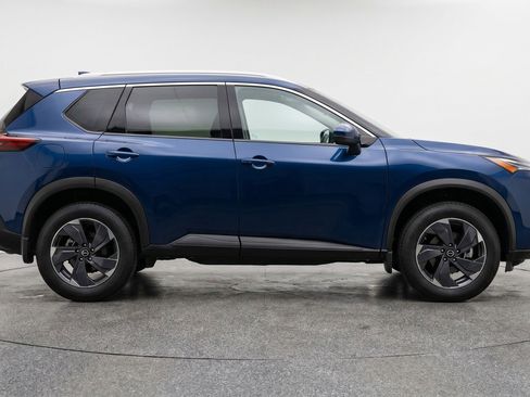 Used 2025 Nissan Rogue SV AWD/4WD image 11