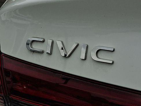 Used 2025 Honda Civic Sport image 30