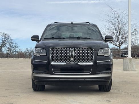 Used 2024 Lincoln Navigator L 4WD image 7