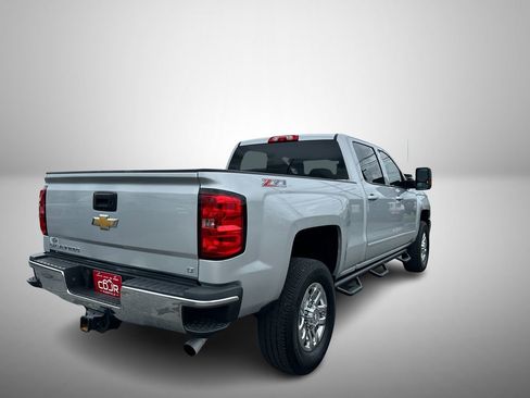 Used 2015 Chevrolet Silverado 2500 LT w/ LT Convenience Package AWD/4WD image 4