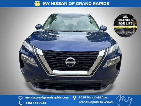 Used 2023 Nissan Rogue SV AWD/4WD image 3