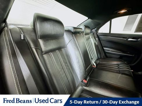 Used 2019 Chrysler 300 S image 28