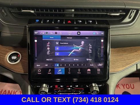 Used 2022 Jeep Grand Cherokee Summit w/ Luxury Tech Group V AWD/4WD image 38