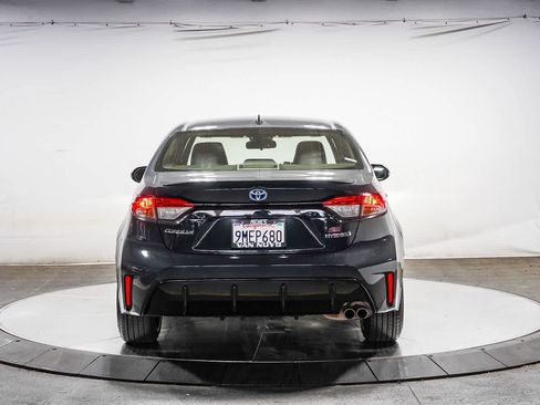 Certified 2024 Toyota Corolla SE w/ SE Package FWD image 4