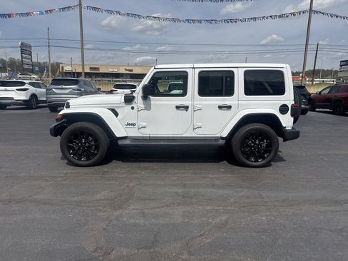 Used 2025 Jeep Wrangler Unlimited Sahara image 7