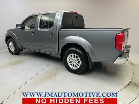 Used 2019 Nissan Frontier SV image 3
