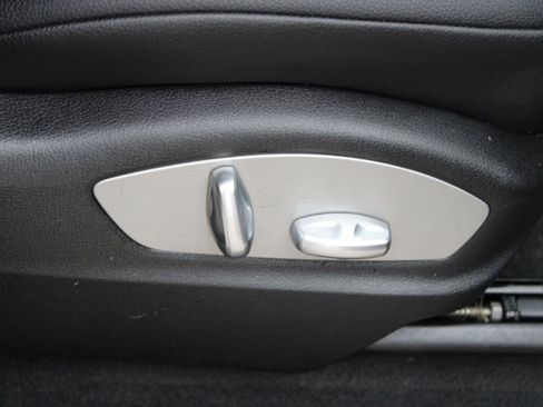 Used 2018 Porsche Macan image 28