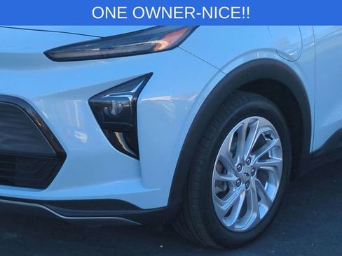 Used 2023 Chevrolet Bolt EUV LT image 9