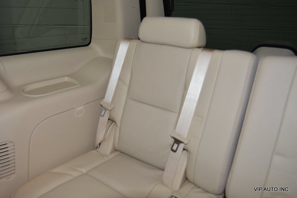 Used 2007 Cadillac Escalade AWD w/ Climate Package image 29