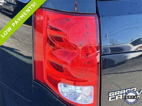 Certified 2018 Dodge Grand Caravan SE image 10