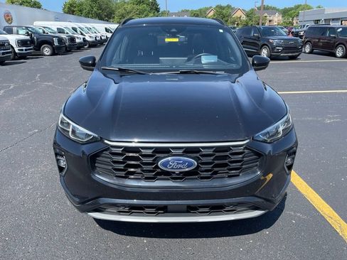 Used 2023 Ford Escape ST-Line Elite w/ Premium Technology Package AWD/4WD image 2