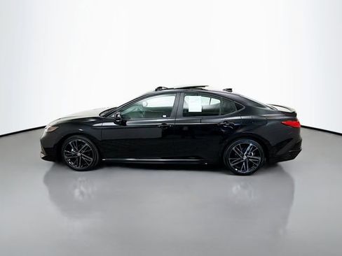 Used 2025 Toyota Camry XSE FWD image 4