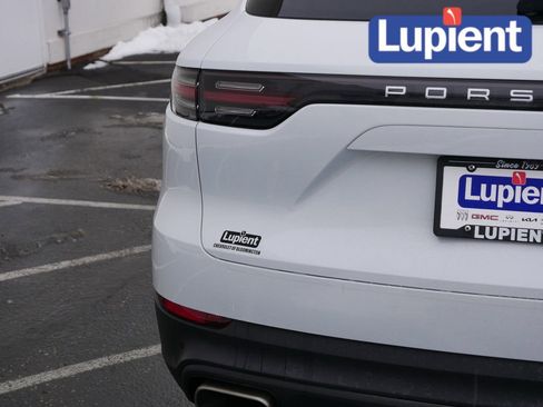 Used 2021 Porsche Cayenne Base image 5