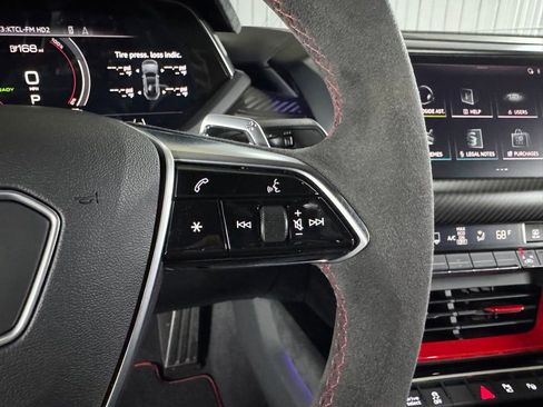 Used 2023 Audi RS e-tron GT image 31