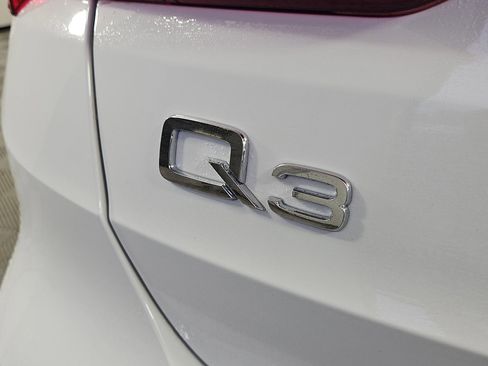 Certified 2025 Audi Q3 2.0T Premium w/ Convenience Package image 13