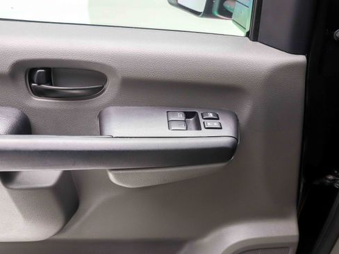 Used 2016 Nissan NV 3500 SL RWD image 22