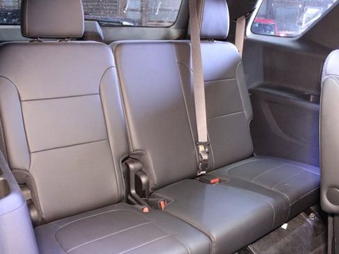 Used 2023 Chevrolet Traverse Premier image 16