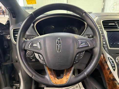 Used 2018 Lincoln MKX Reserve image 13
