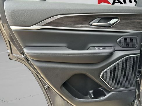 New 2026 Jeep Grand Cherokee Limited w/ Limited Altitude Package RWD image 17