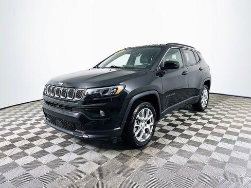 Certified 2024 Jeep Compass Latitude image 5
