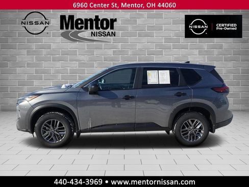 Used 2025 Nissan Rogue S image 4