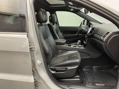 Used 2020 Jeep Grand Cherokee Altitude RWD image 27
