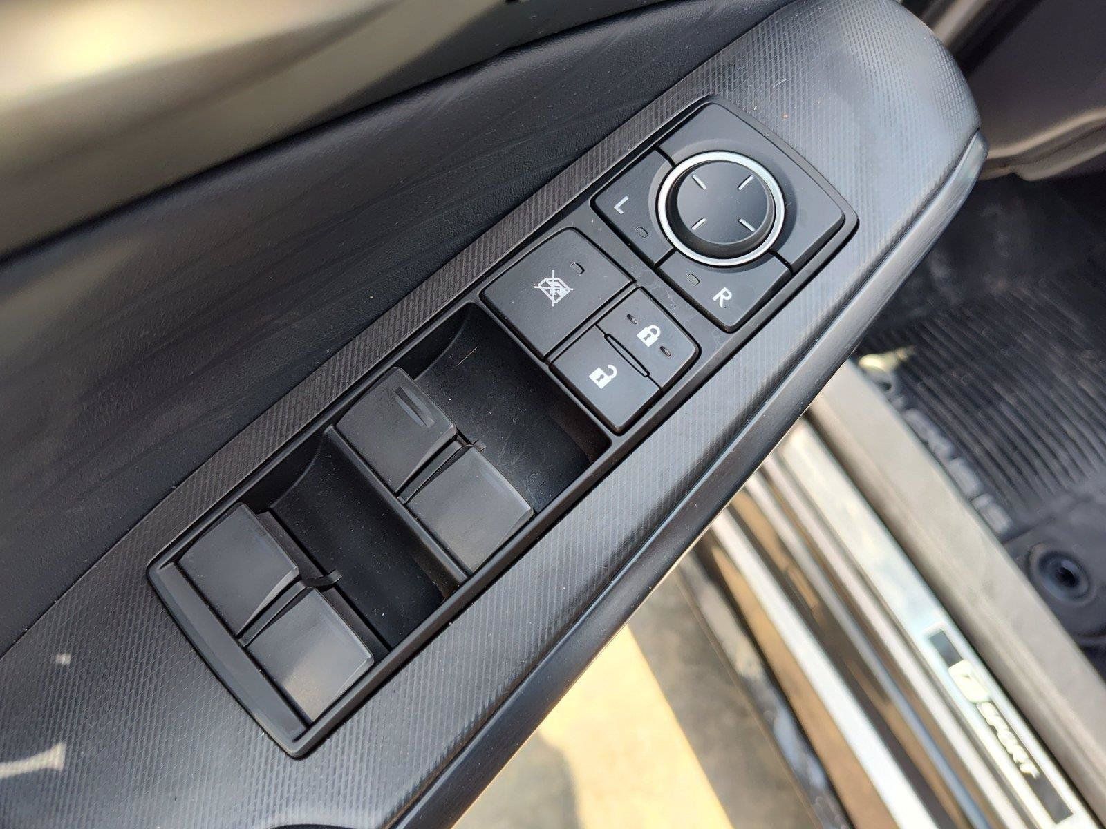 Used 2022 Lexus IS 350 F Sport w/ Navigation Package RWD image 15
