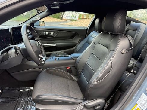 Used 2025 Ford Mustang Coupe RWD image 15