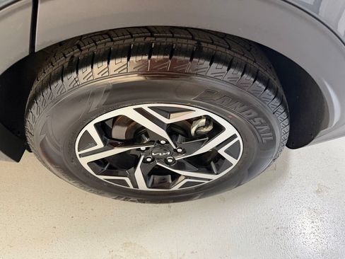 Used 2024 Kia Sportage LX FWD image 9