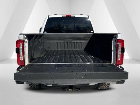 Used 2023 Ford F250 Lariat w/ Chrome Package image 7