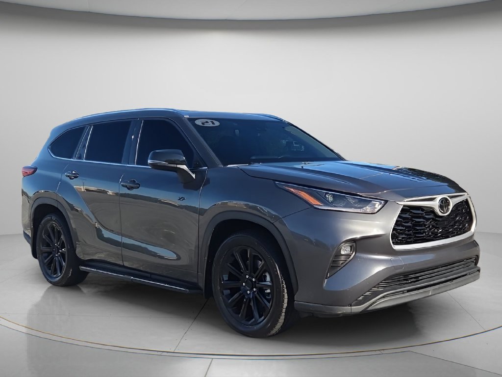 Used 2021 Toyota Highlander XLE AWD/4WD image 8