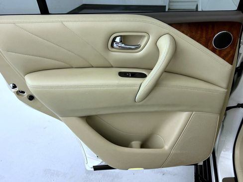 Used 2016 INFINITI QX80 4WD w/ Deluxe Technology Package image 22