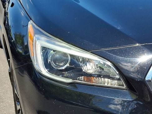 Used 2017 Subaru Outback 2.5i Limited AWD/4WD image 9