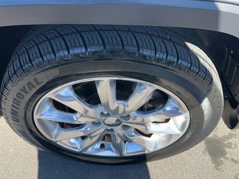 Used 2014 Jeep Cherokee Limited w/ Luxury Group image 17