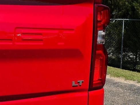 Used 2019 Chevrolet Silverado 1500 LT Trail Boss image 38