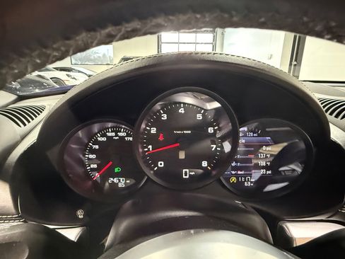 Used 2022 Porsche 718 Boxster image 42